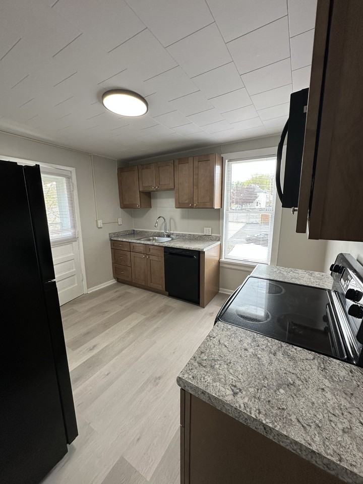 105 1/2 S 3rd St #105-1-2 - Photo 6 of 13