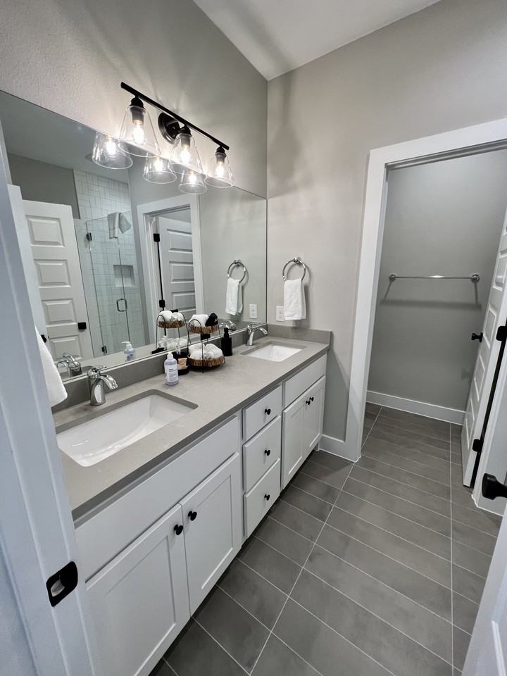 216 E 20th St #218A - Photo 3 of 4