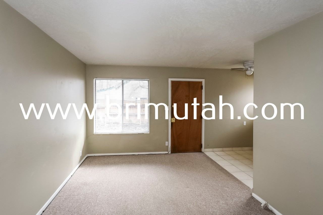 555 S. 800 E. - Photo 3 of 15