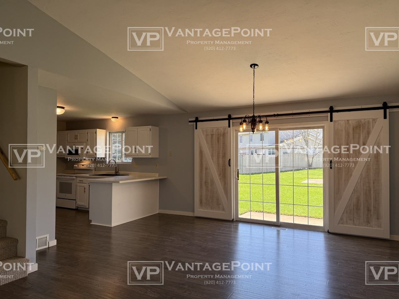 700 - 702 Mollies Way - Photo 5 of 21