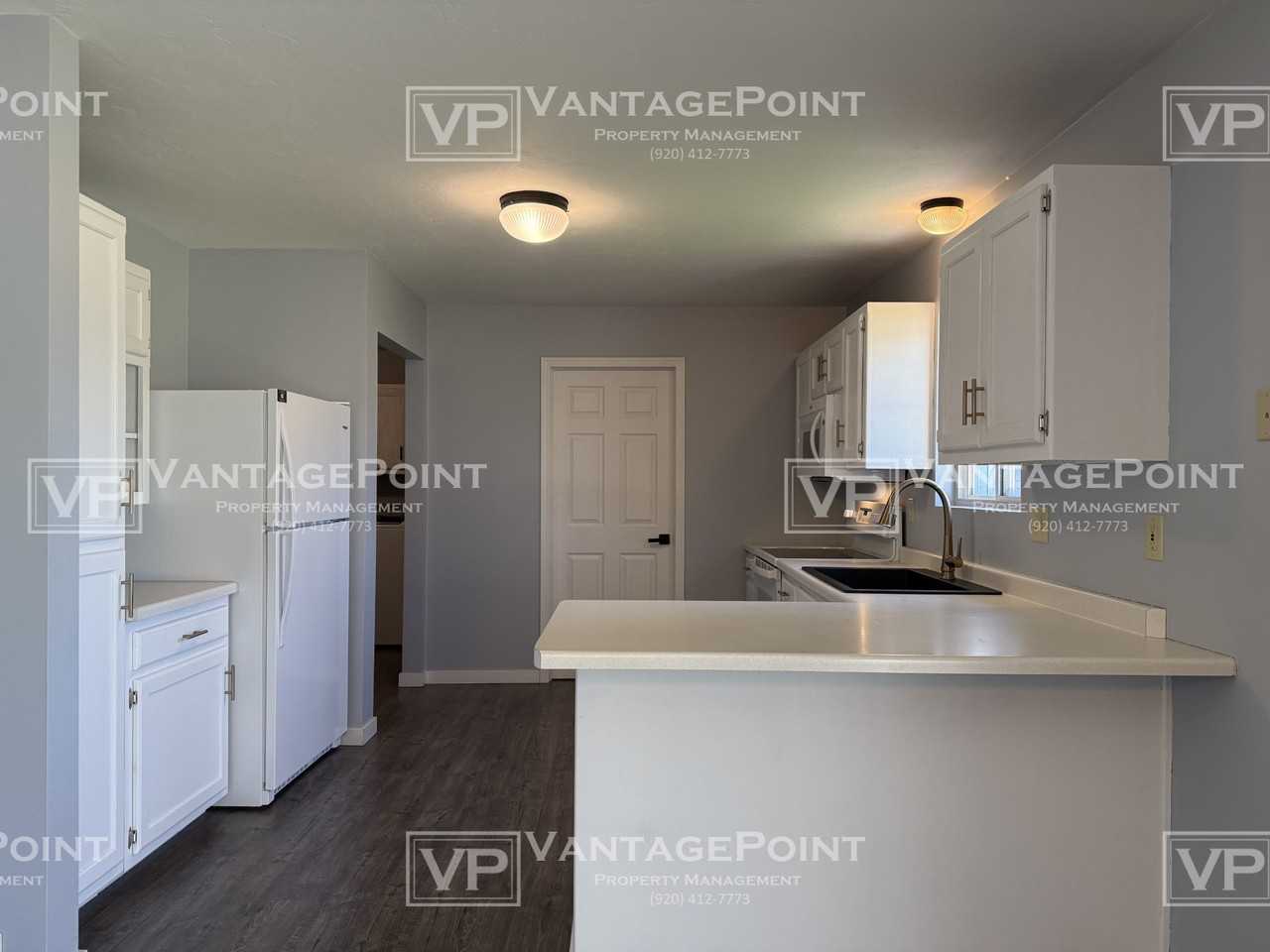 700 - 702 Mollies Way - Photo 6 of 21