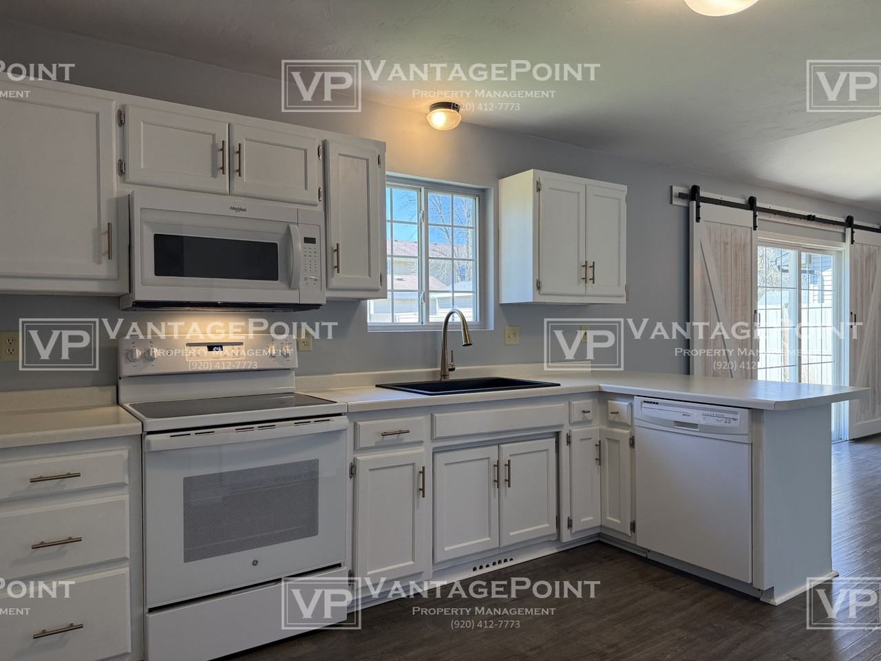 700 - 702 Mollies Way - Photo 7 of 21