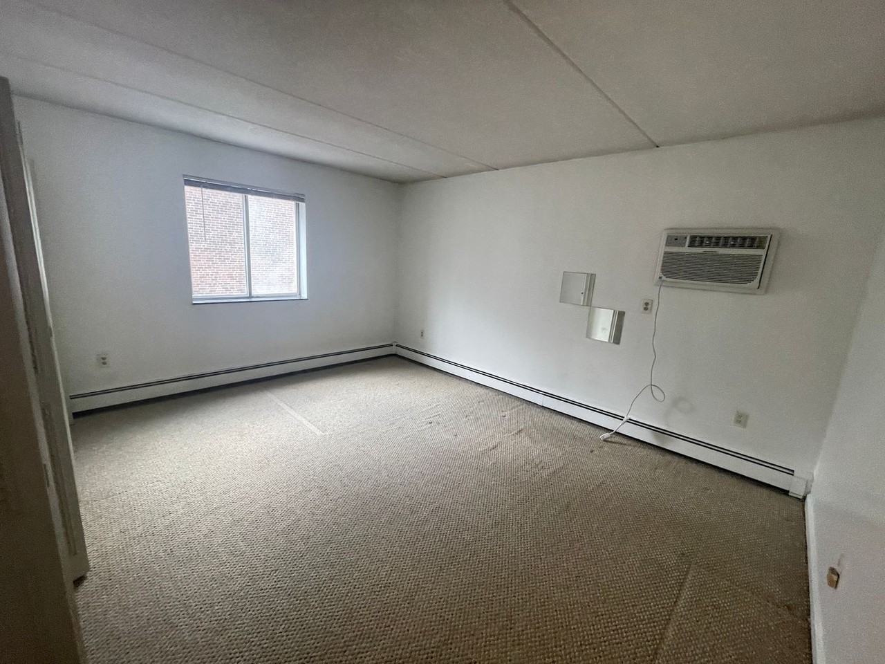 85 Gardner St - Photo 2 of 11