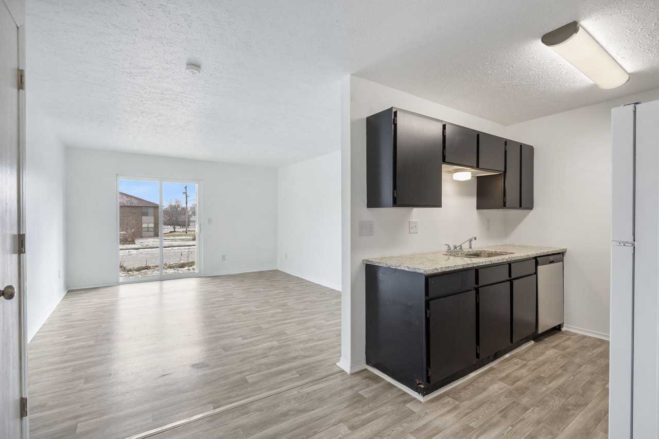 Brett Circle Apartments - Photo 4 of 16