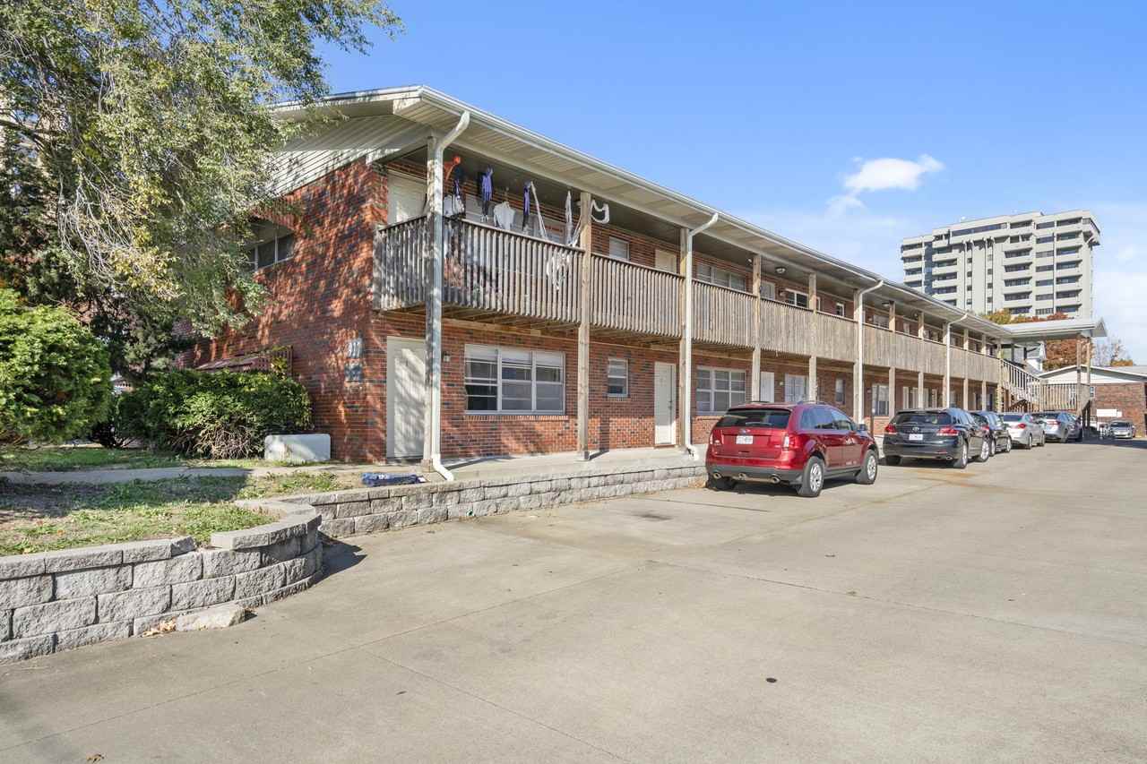 Embassy Apartments - Photo 7 of 43