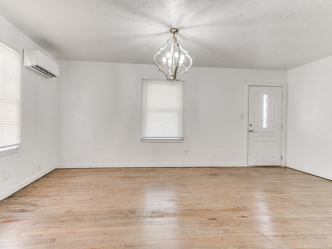 1321 Bellevidere Dr #1 - Photo 3 of 11