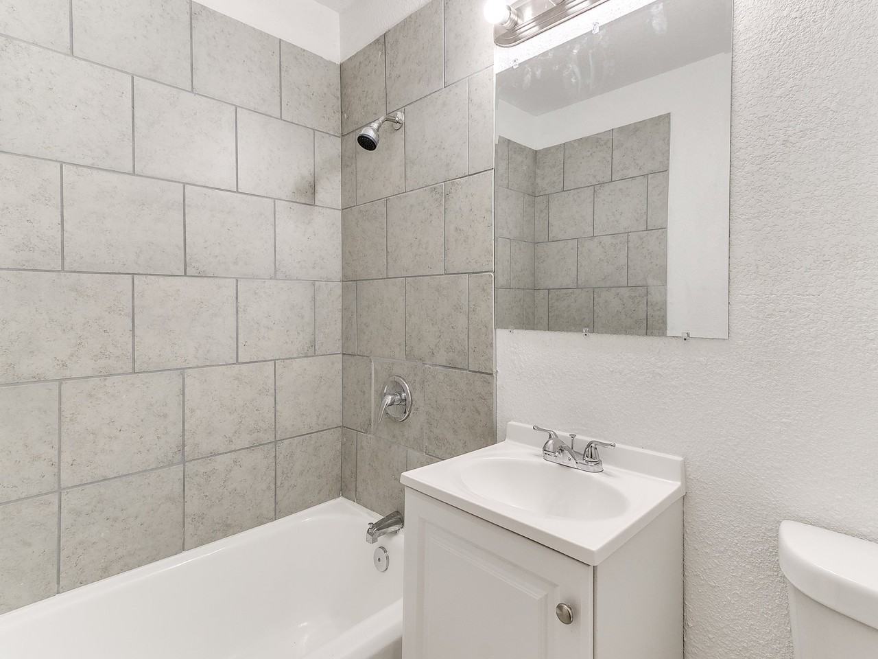 1321 Bellevidere Dr #1 - Photo 6 of 11