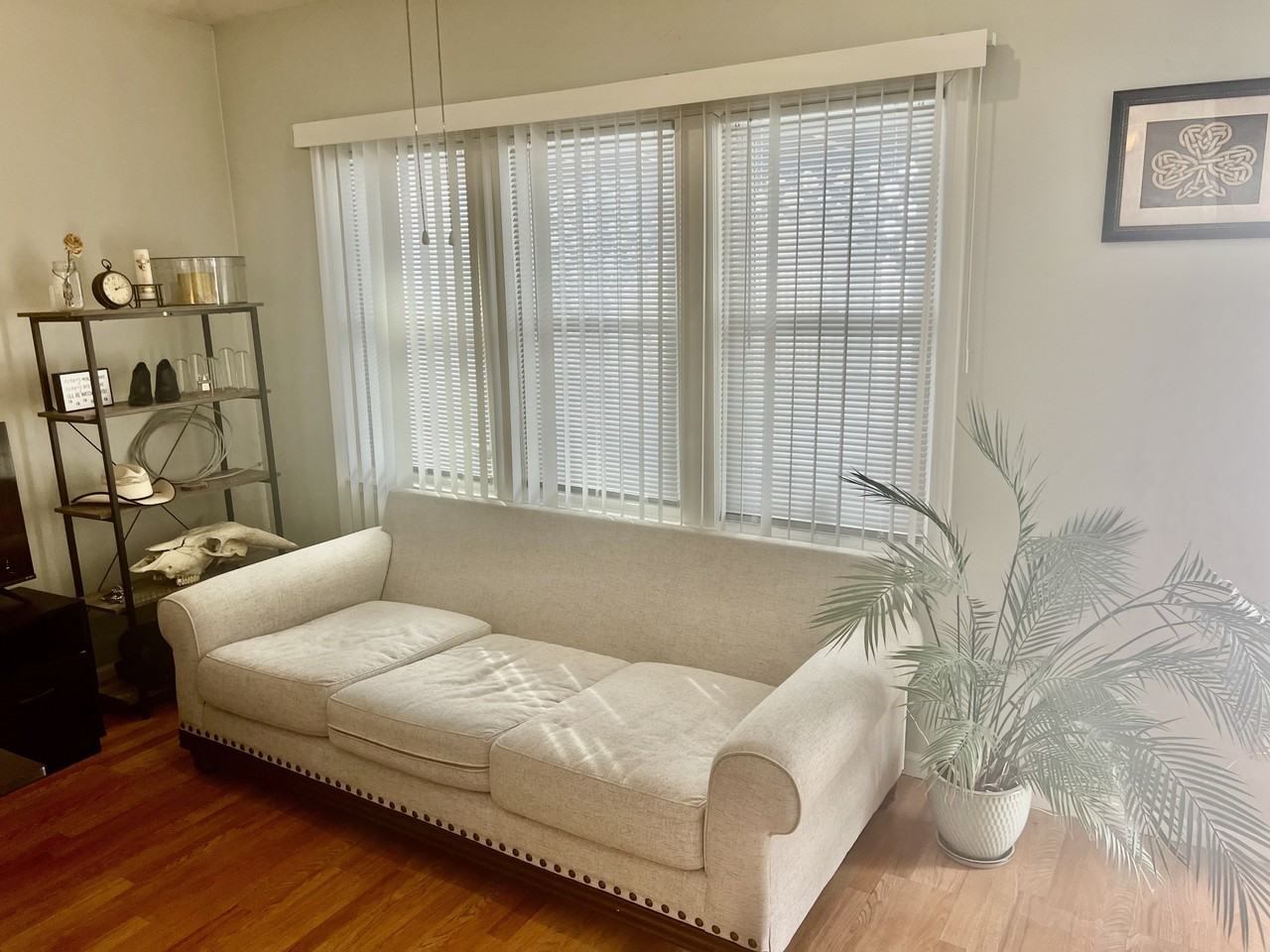 3647 N Newland Avenue - Coach House - Photo 3 of 28