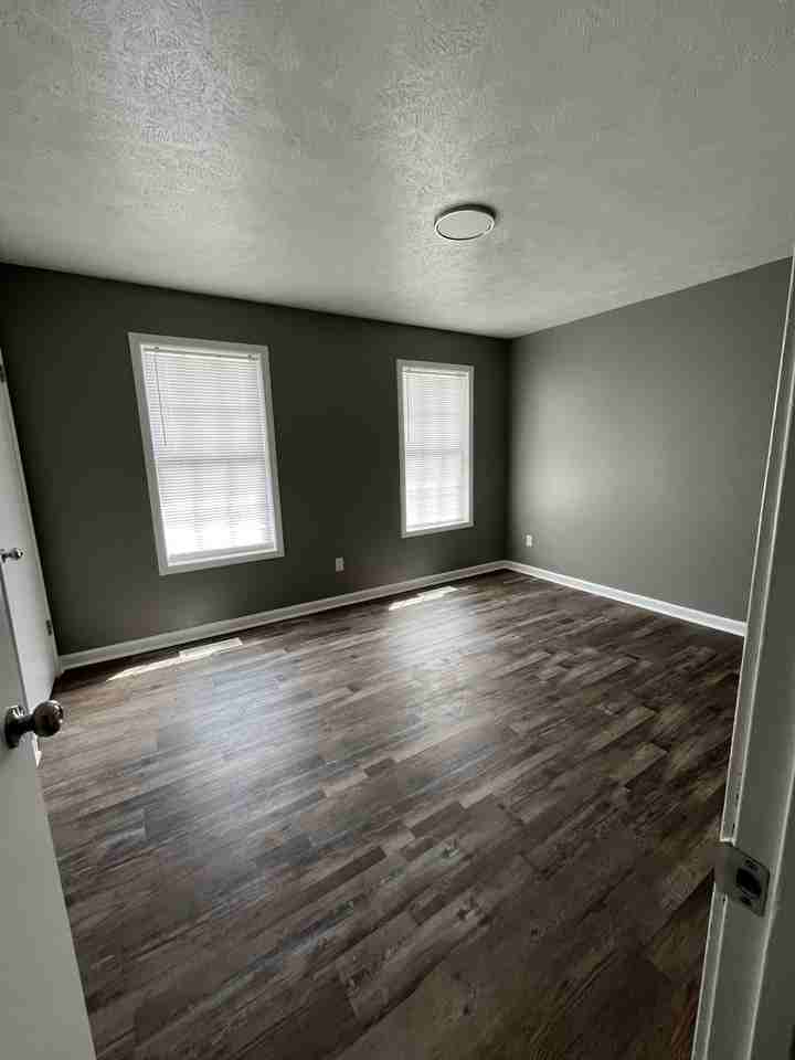 159 E Thomas Street - Photo 3 of 8