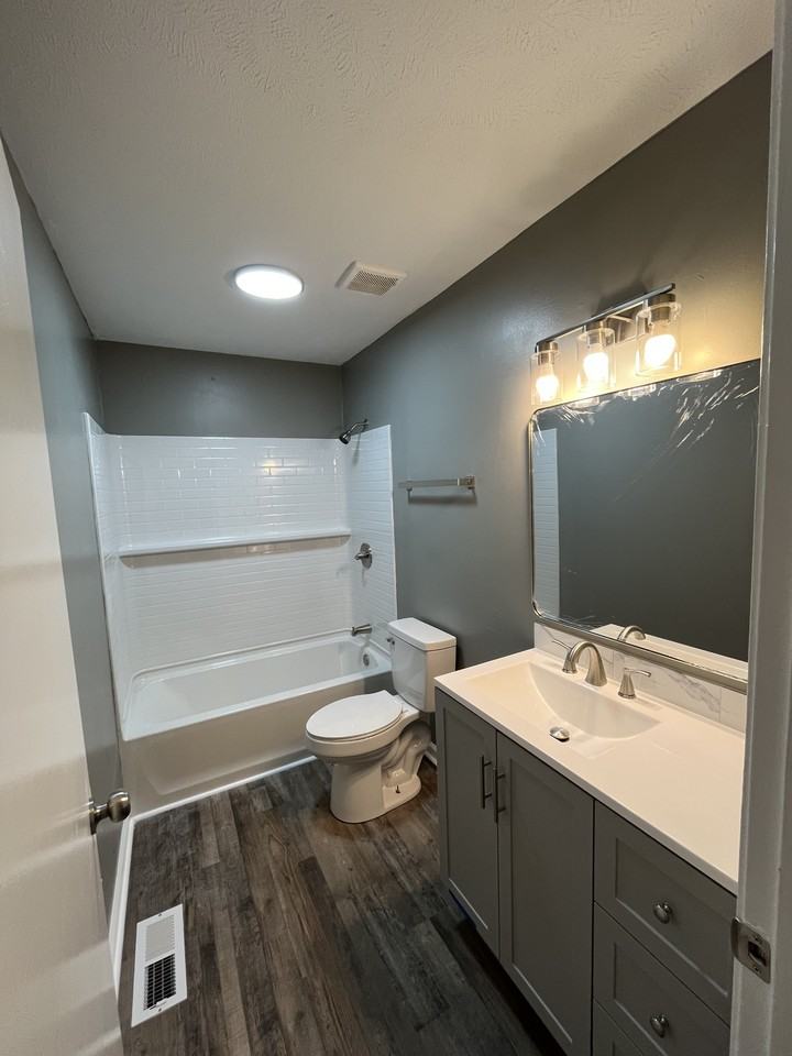 159 E Thomas Street - Photo 4 of 8