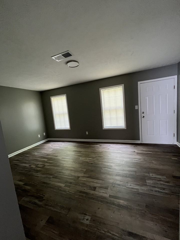 159 E Thomas Street - Photo 5 of 8