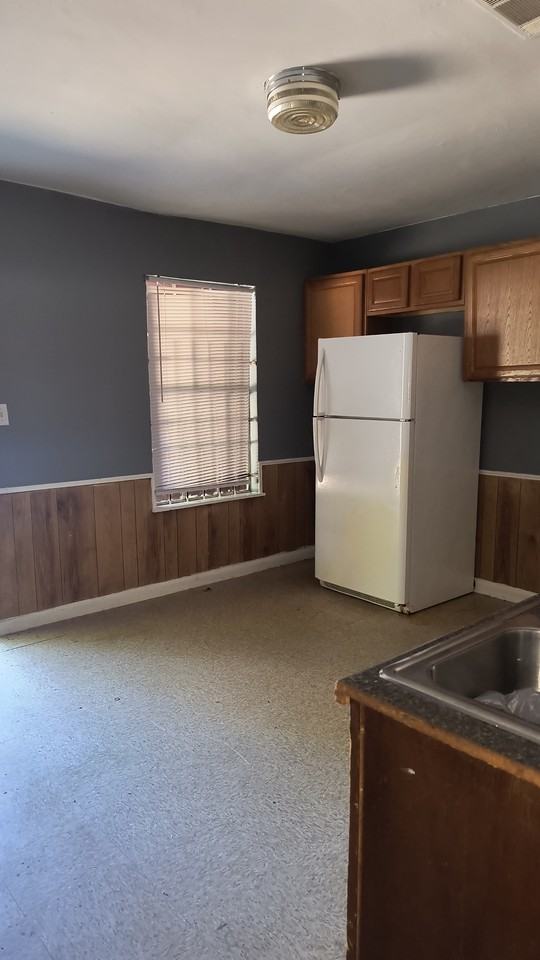 901 East 29th Avenue - Photo 2 of 12