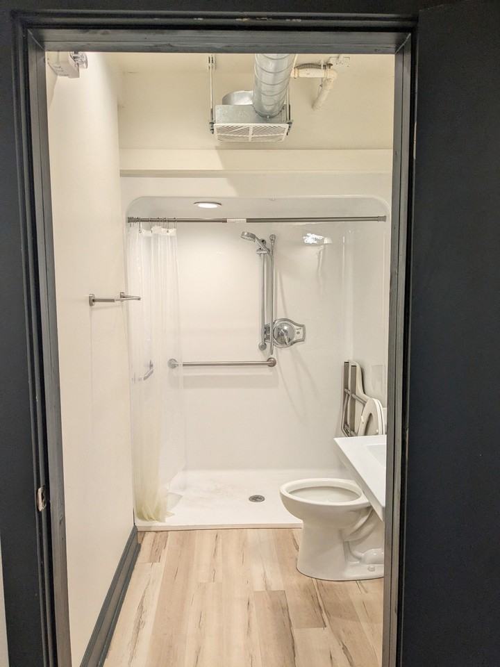 210 East Street - Photo 6 of 38