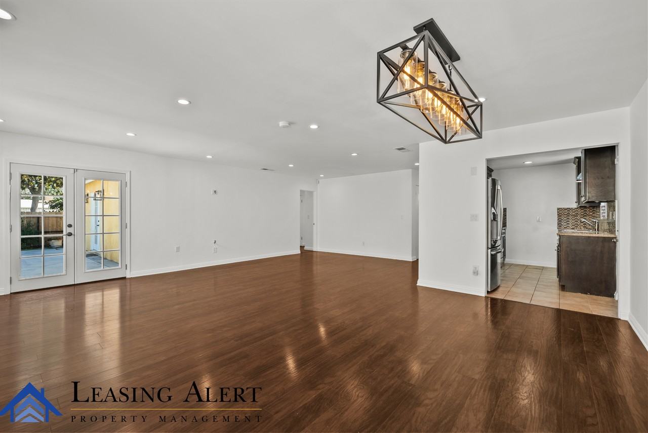 7800 Lindley Ave #1 - Photo 3 of 20