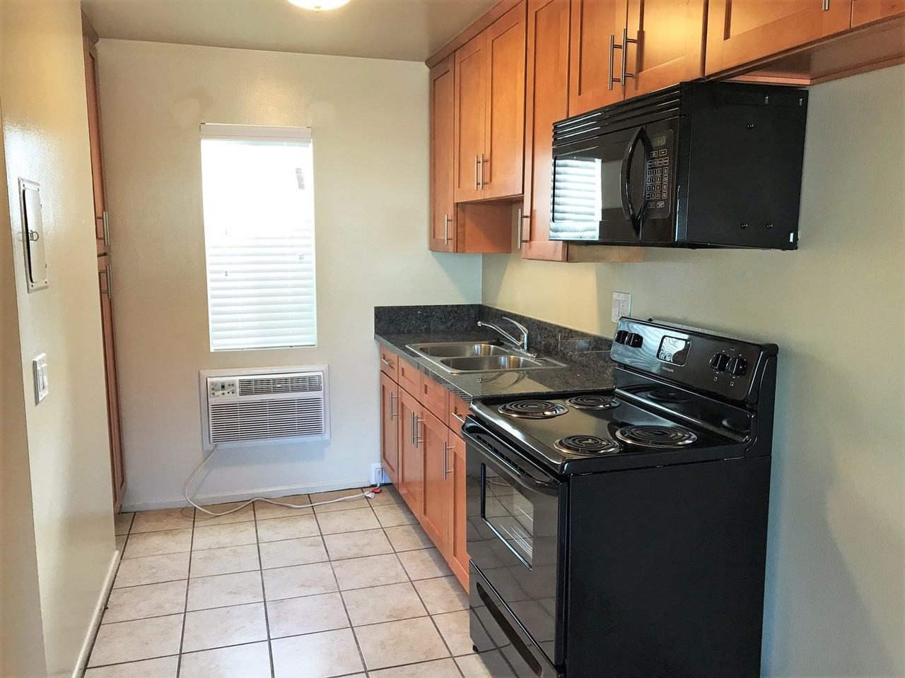 405 W Alameda Ave #L - Photo 4 of 14