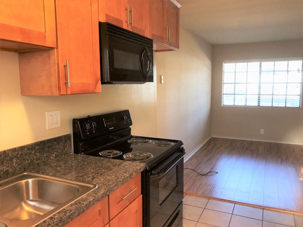 405 W Alameda Ave #L - Photo 5 of 14