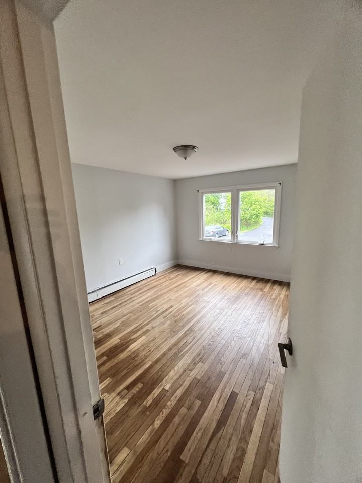 147 State Street - Photo 4 of 7