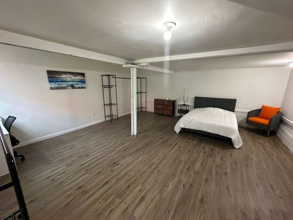 1516 Milmo Drive - Photo 3 of 4