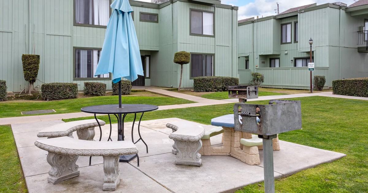 Greenwood Apartments - Photo 3 of 24