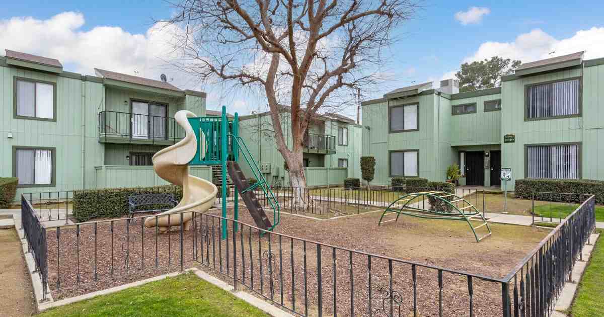 Greenwood Apartments - Photo 7 of 24