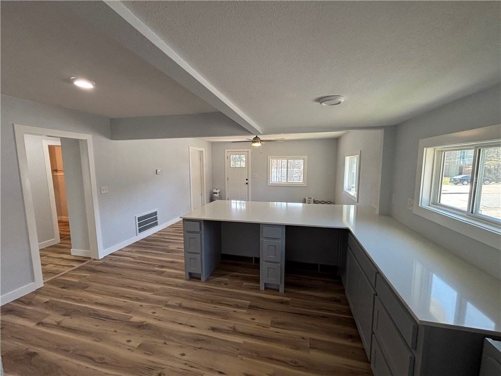 118 E Spring St - Photo 4 of 6