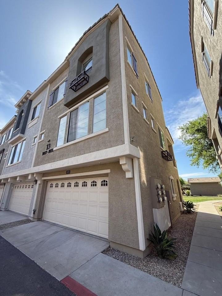 2150 W Alameda Rd #1031 - Photo 2 of 43
