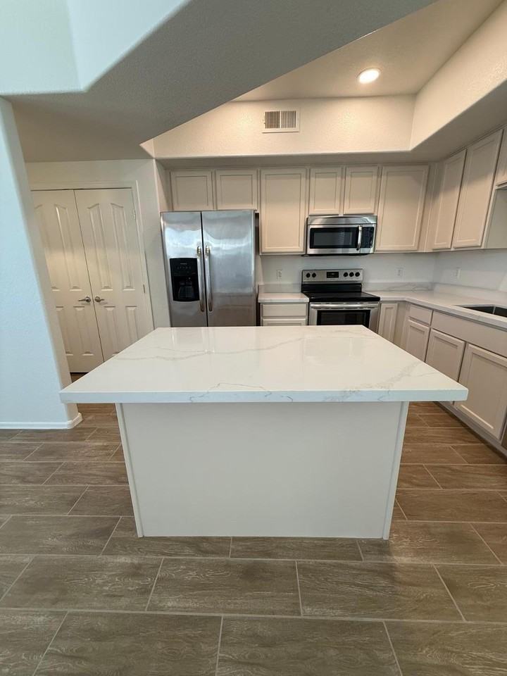 2150 W Alameda Rd #1031 - Photo 4 of 43