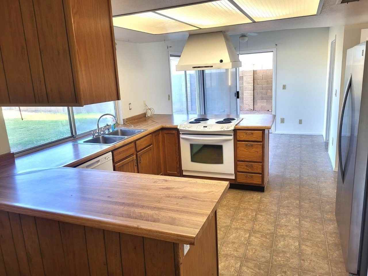 18243 N 43rd Dr - Photo 3 of 14