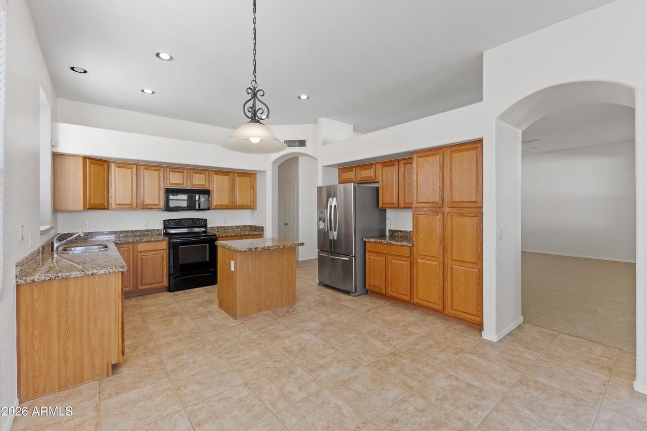 6586 W Oraibi Dr - Photo 7 of 33