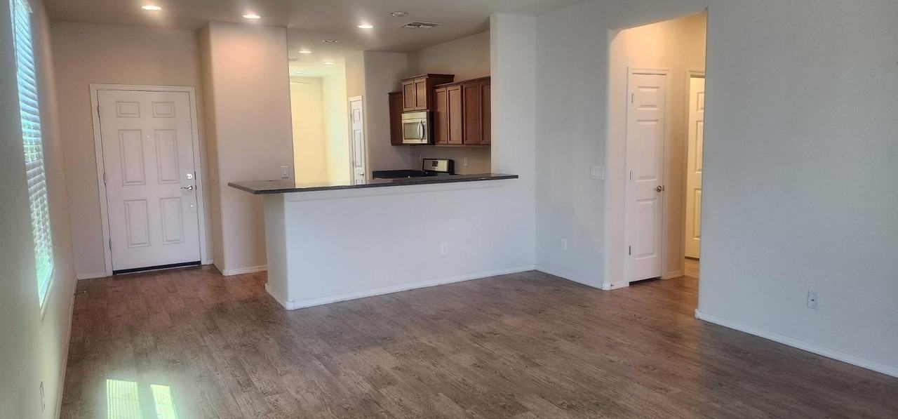 26086 W Sequoia Dr - Photo 3 of 15