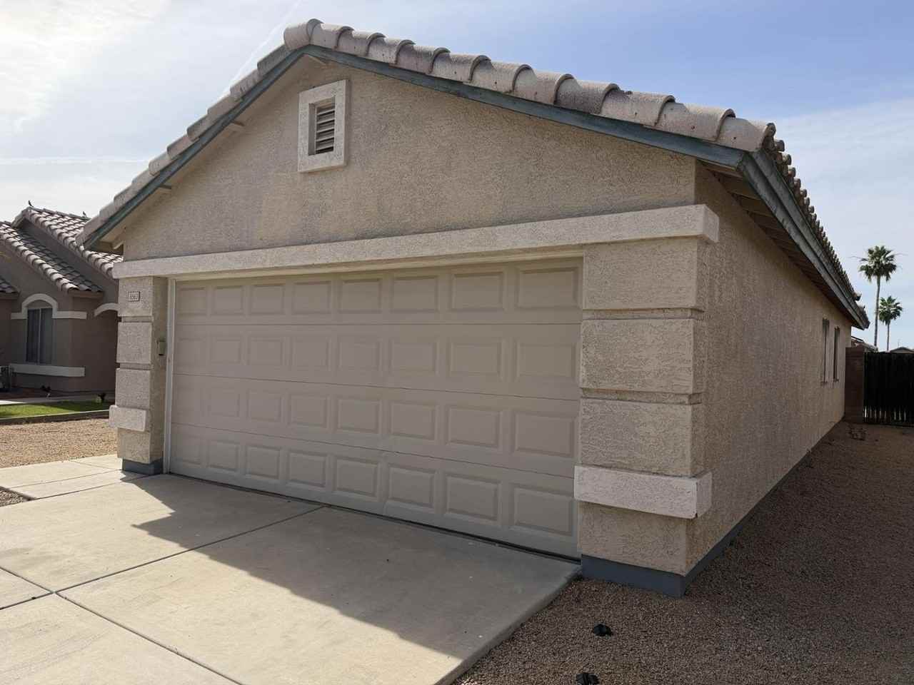 8563 W Mission Ln - Photo 3 of 22