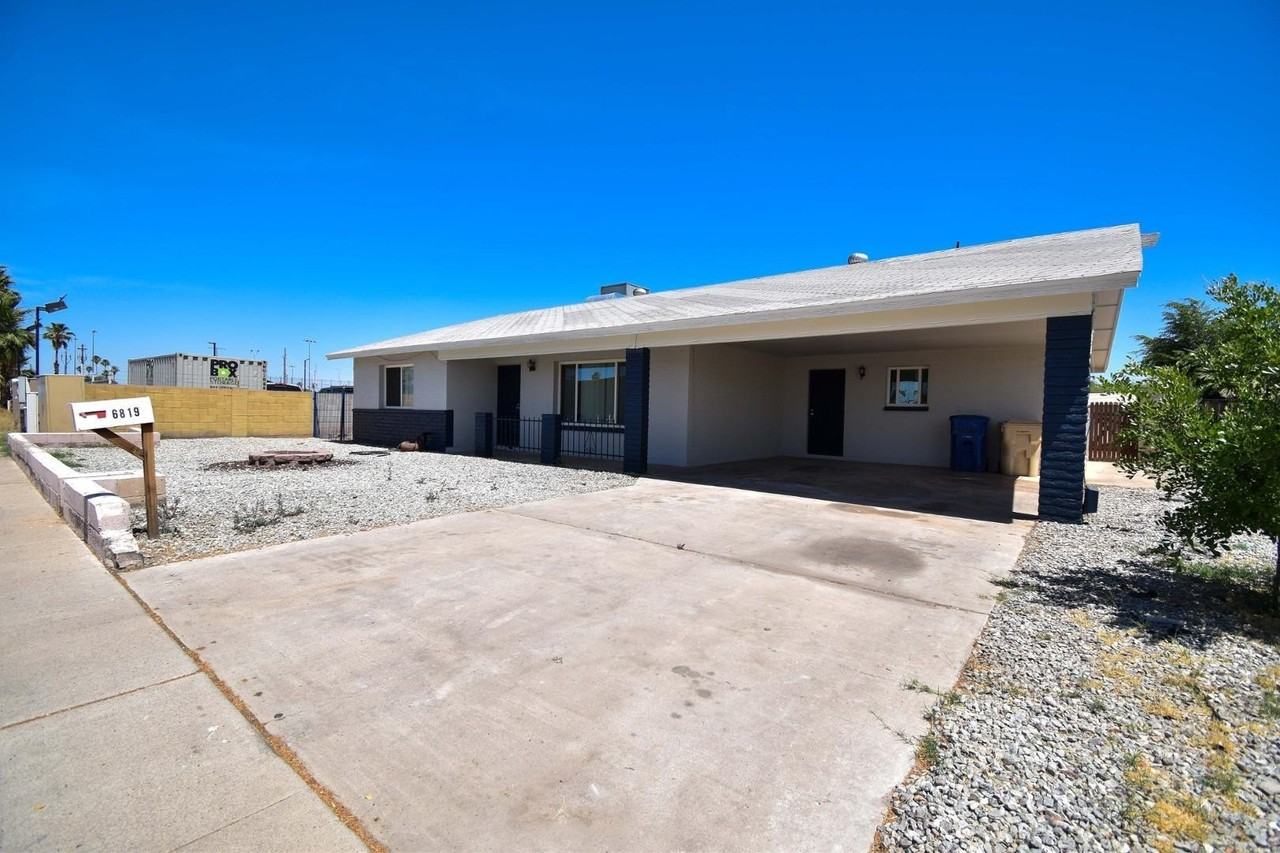 6819 N 64th Ave - Photo 3 of 23