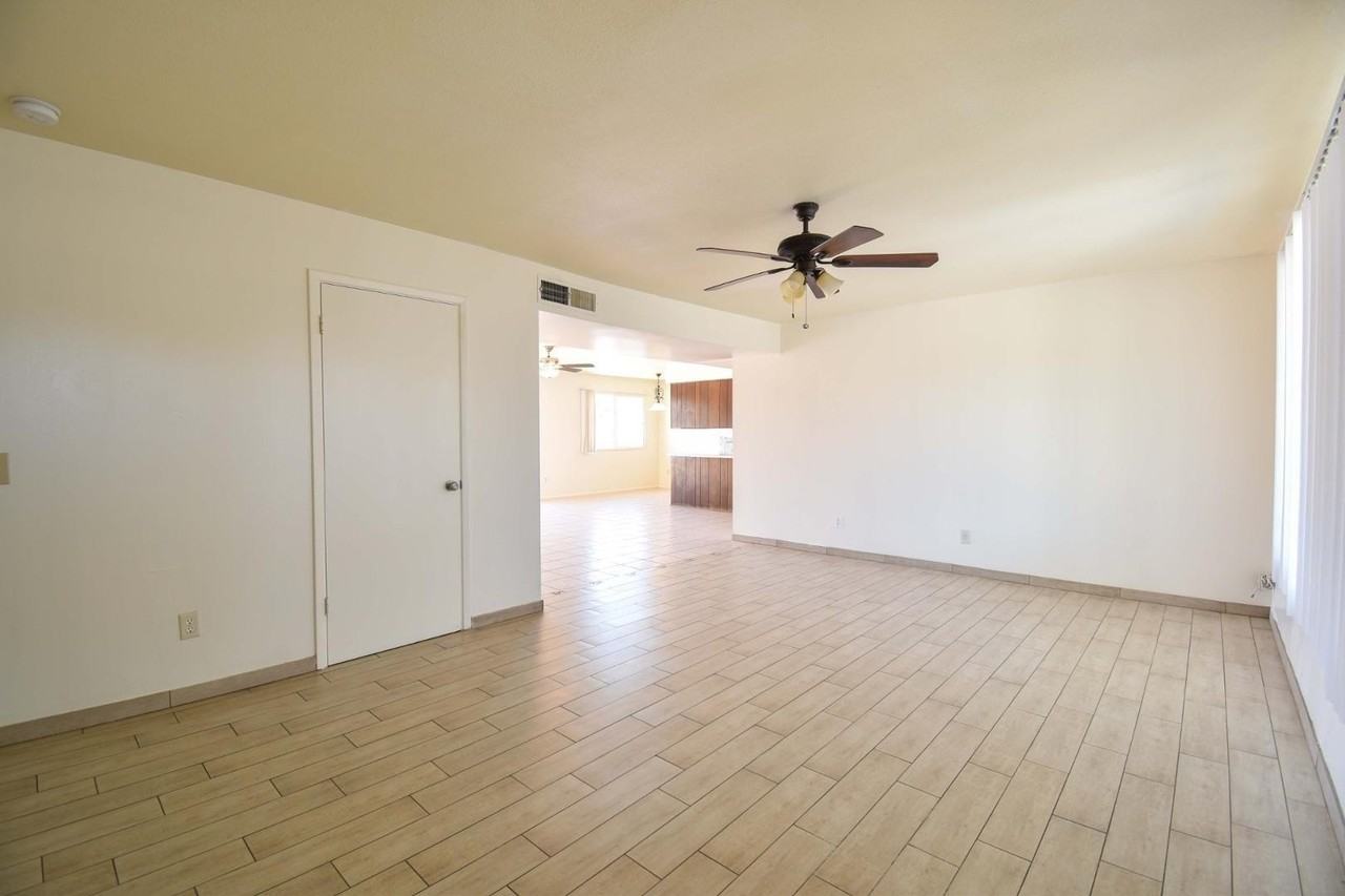 6819 N 64th Ave - Photo 5 of 23