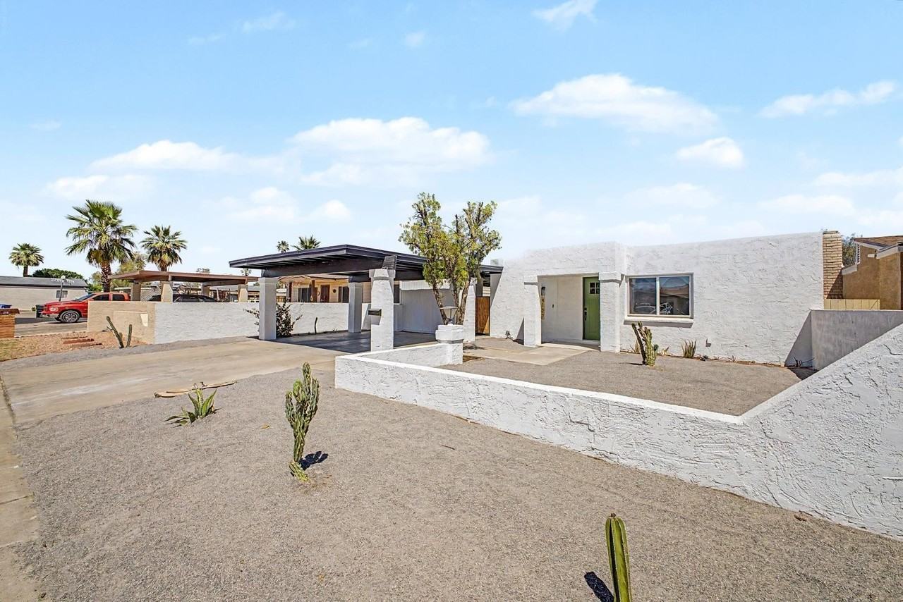 4127 N 106th Ave - Photo 2 of 30