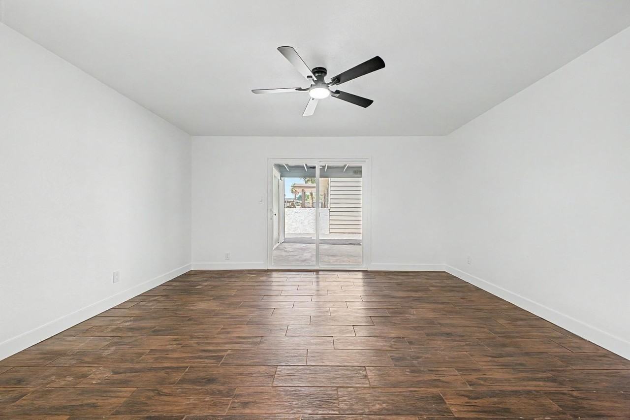 4127 N 106th Ave - Photo 7 of 30