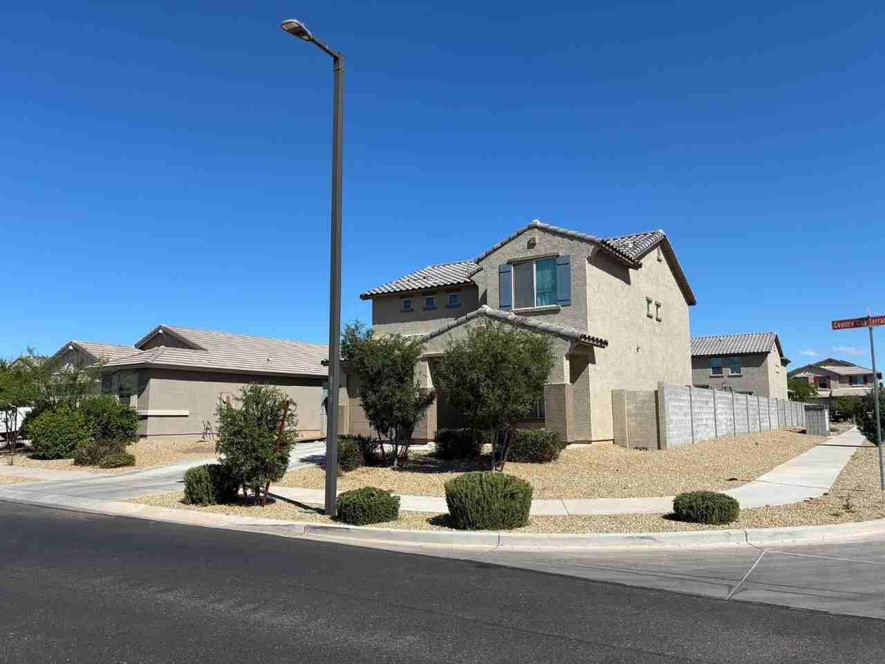 17540 W Country Club Ter - Photo 2 of 20