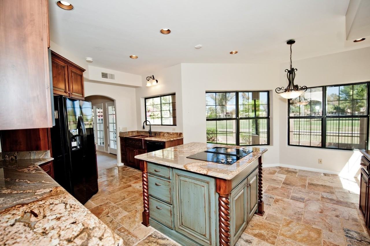 2322 S Rogers #4 - Photo 4 of 40