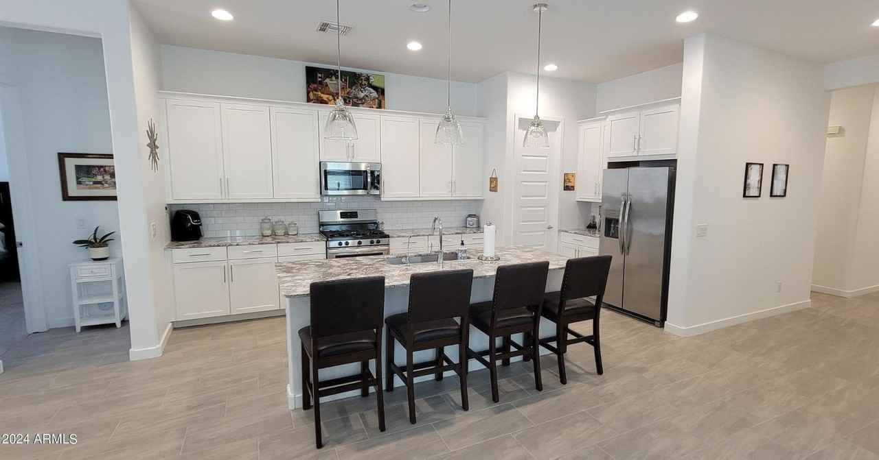 19610 W Avalon Dr - Photo 5 of 14