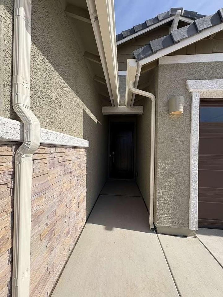 4738 E Kenneth Ln - Photo 3 of 42