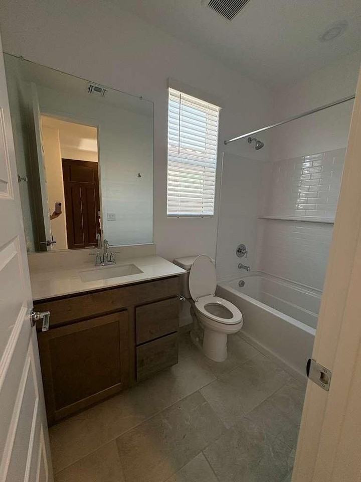 4738 E Kenneth Ln - Photo 7 of 42