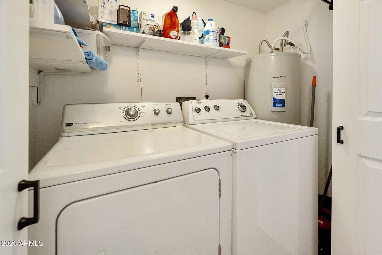 3039 N 38th St #11 - Photo 4 of 20