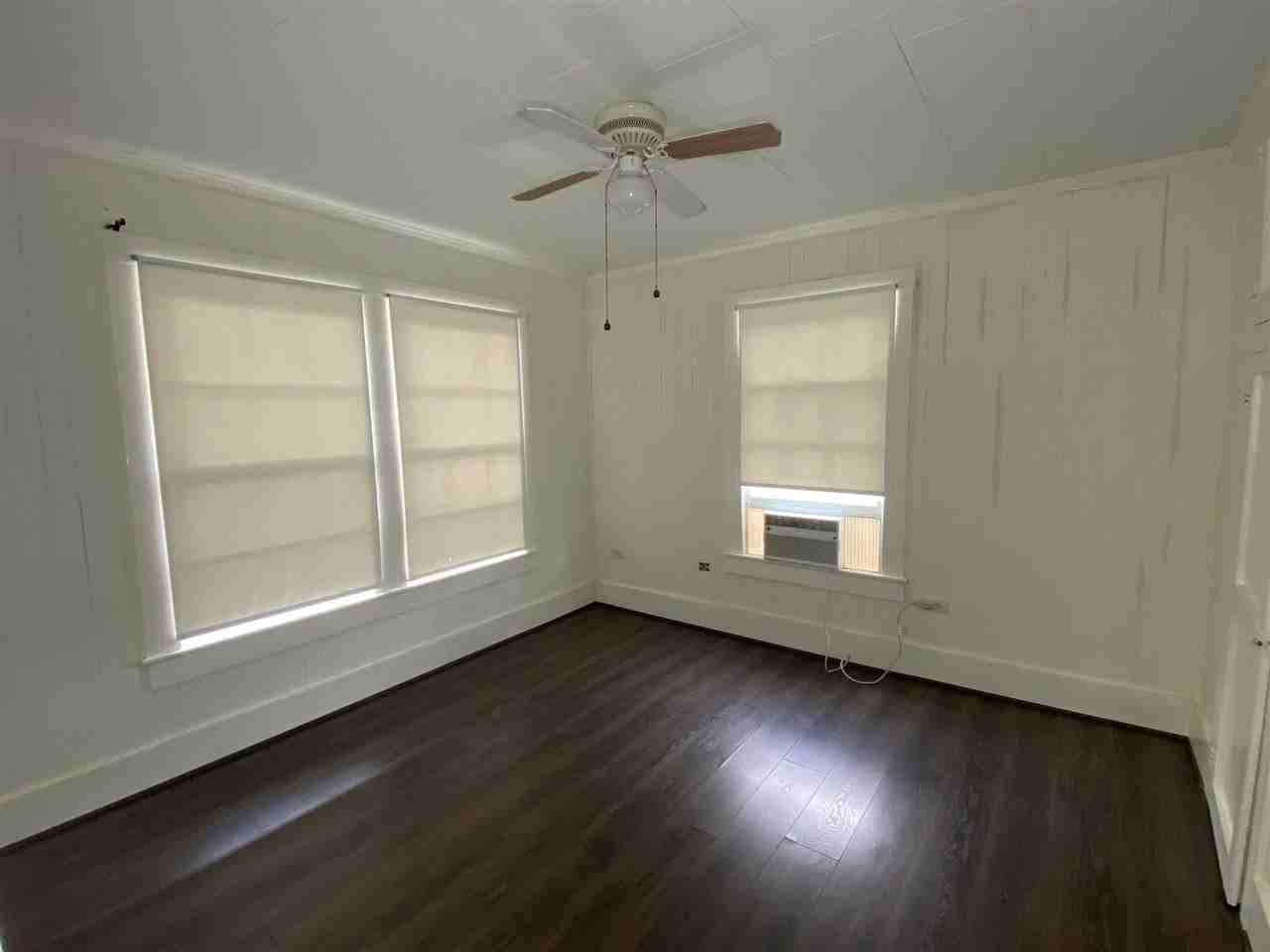 885 High St - Photo 2 of 9