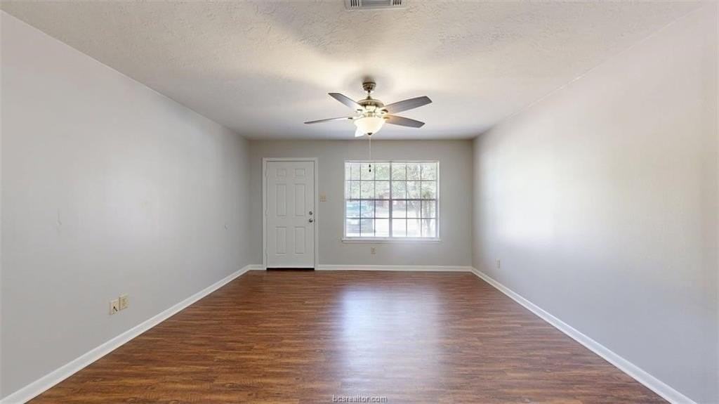 3921 Olive St #B - Photo 3 of 19