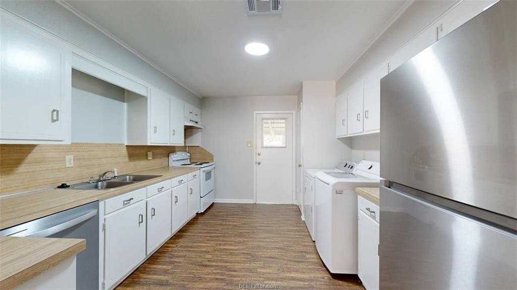 3921 Olive St #B - Photo 5 of 19