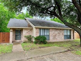 featured image of 706 Cross Timbers Dr