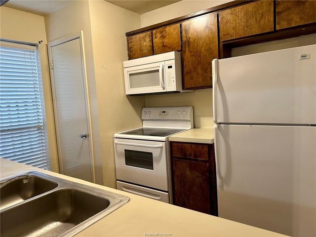 706 Cross Timbers Dr - Photo 4 of 13