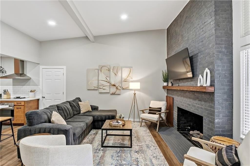 402 Williamson Dr - Photo 5 of 25