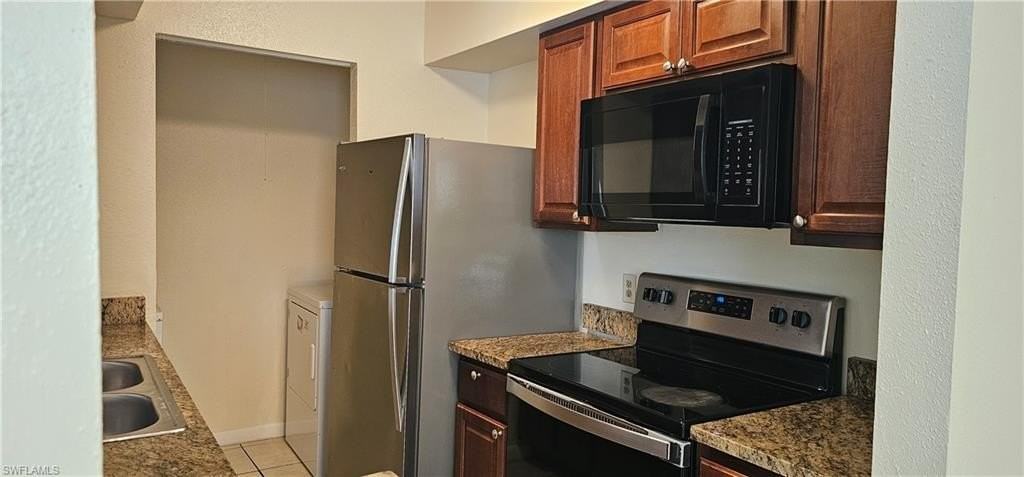 2865 Winkler Ave Apt 416 - Photo 4 of 7