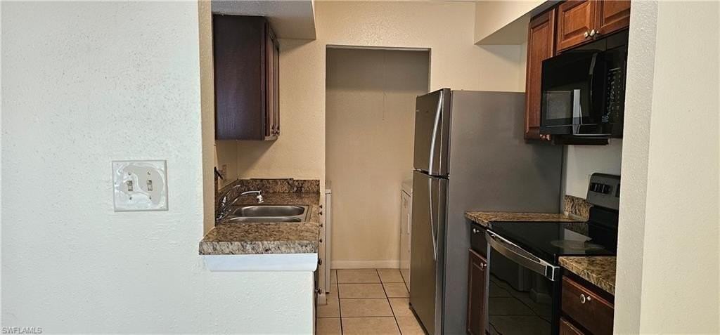 2865 Winkler Ave Apt 416 - Photo 5 of 7