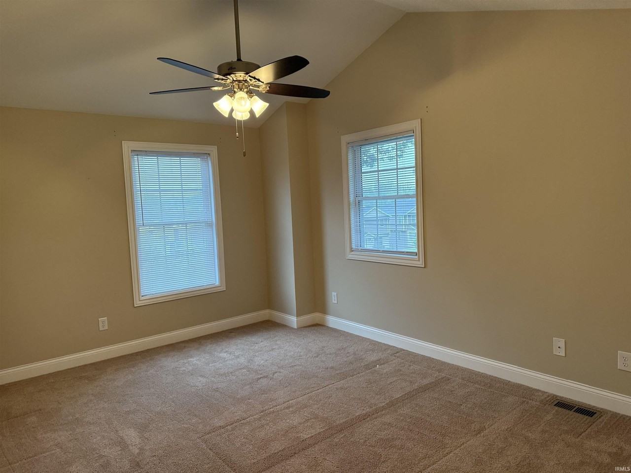 1763 W Victoria Ln - Photo 5 of 11